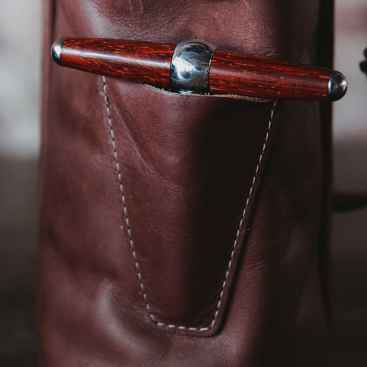 The Muscadine Personalized Fine Leather Wine Tote Wine Bottle Carrier Bag