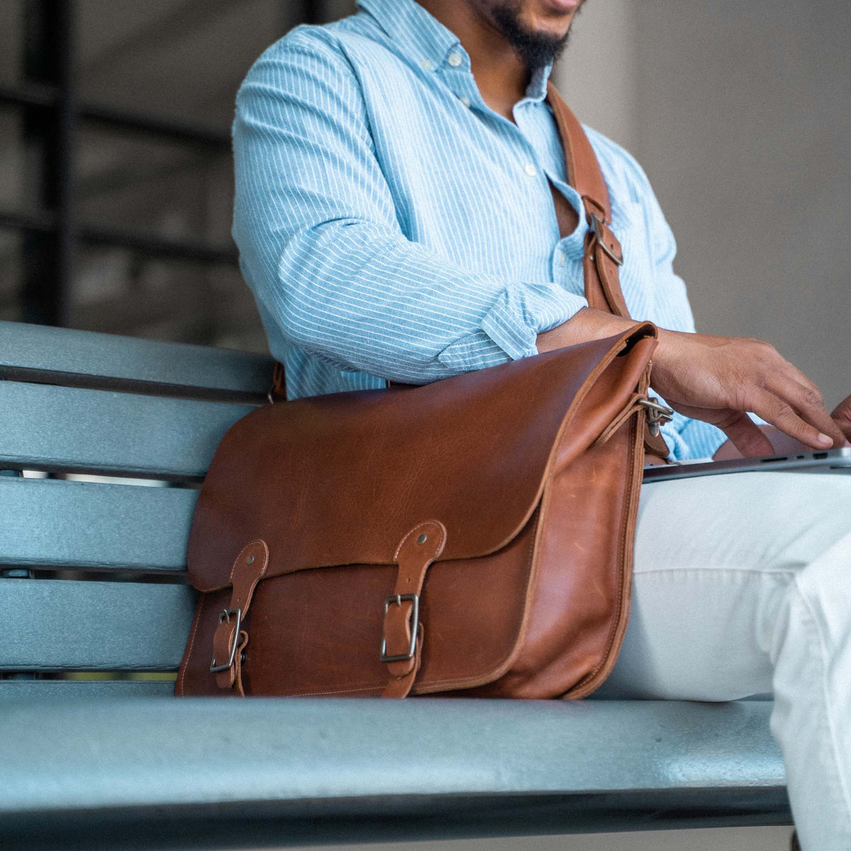 The No. 1860 EXPRESS - Fine Leather Messenger Bag &amp; Mens Briefcase