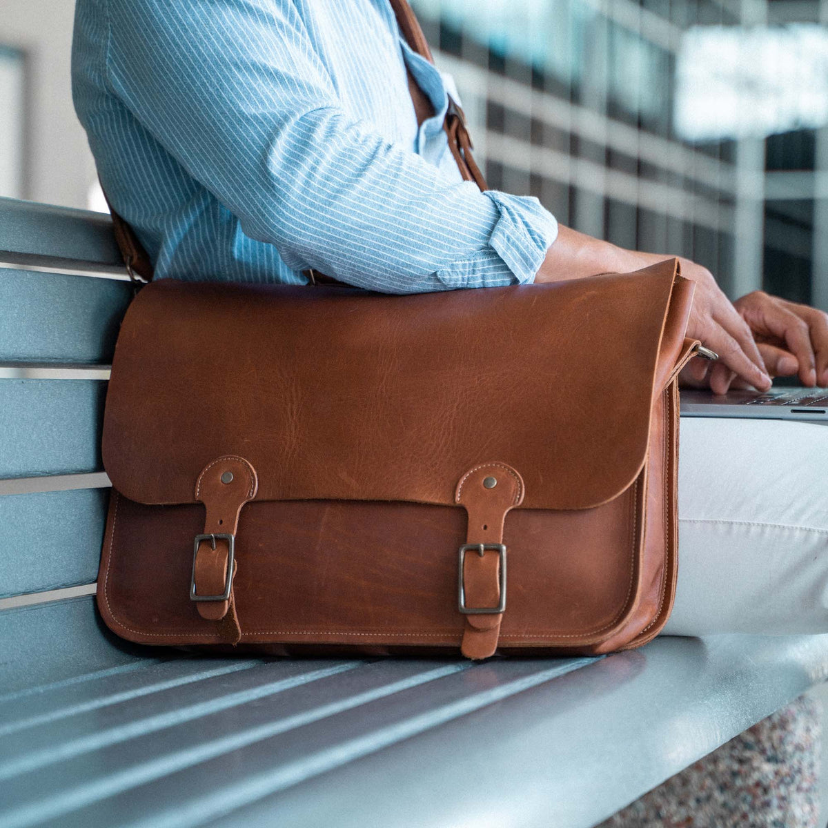 The No. 1860 EXPRESS - Fine Leather Messenger Bag &amp; Mens Briefcase