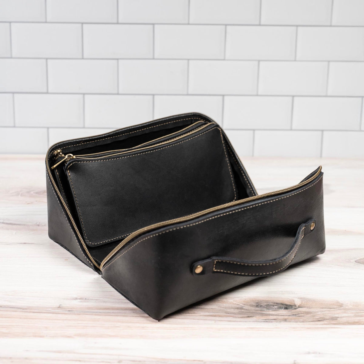 No. 307 Porter Dopp Kit – Full Grain Leather Toiletry Bag