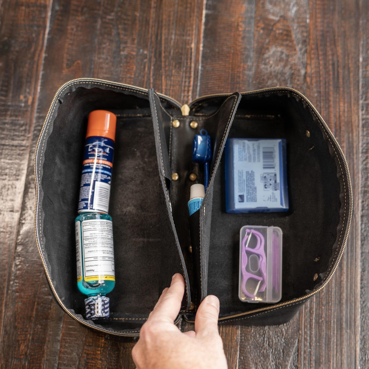 No. 307 Porter Dopp Kit – Full Grain Leather Toiletry Bag