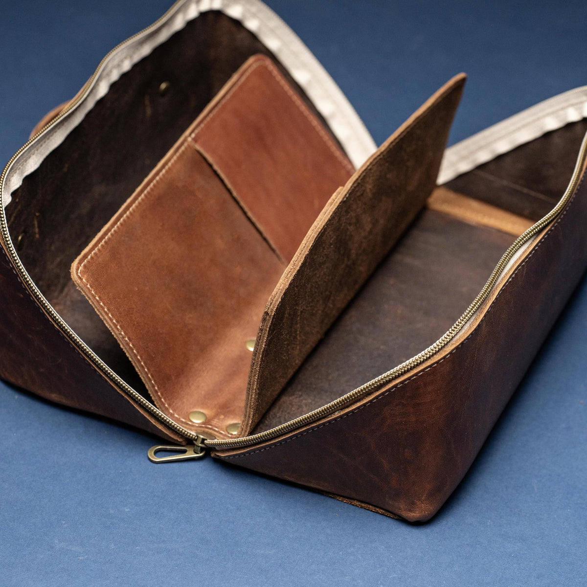 No. 307 Porter Dopp Kit – Full Grain Leather Toiletry Bag