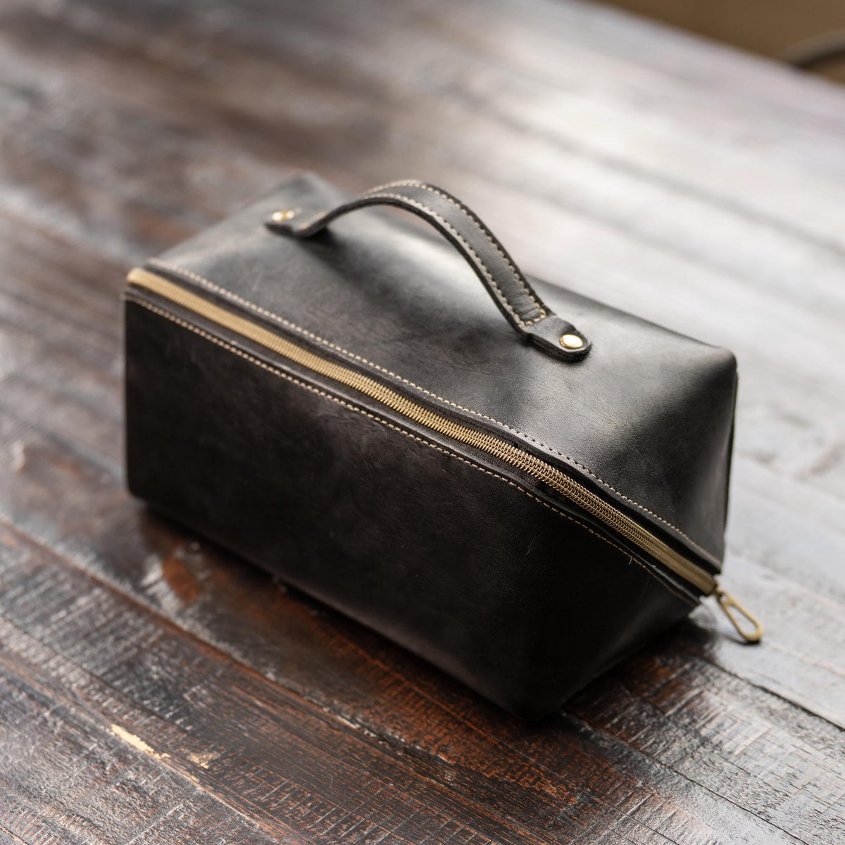 No. 307 Porter Dopp Kit – Full Grain Leather Toiletry Bag