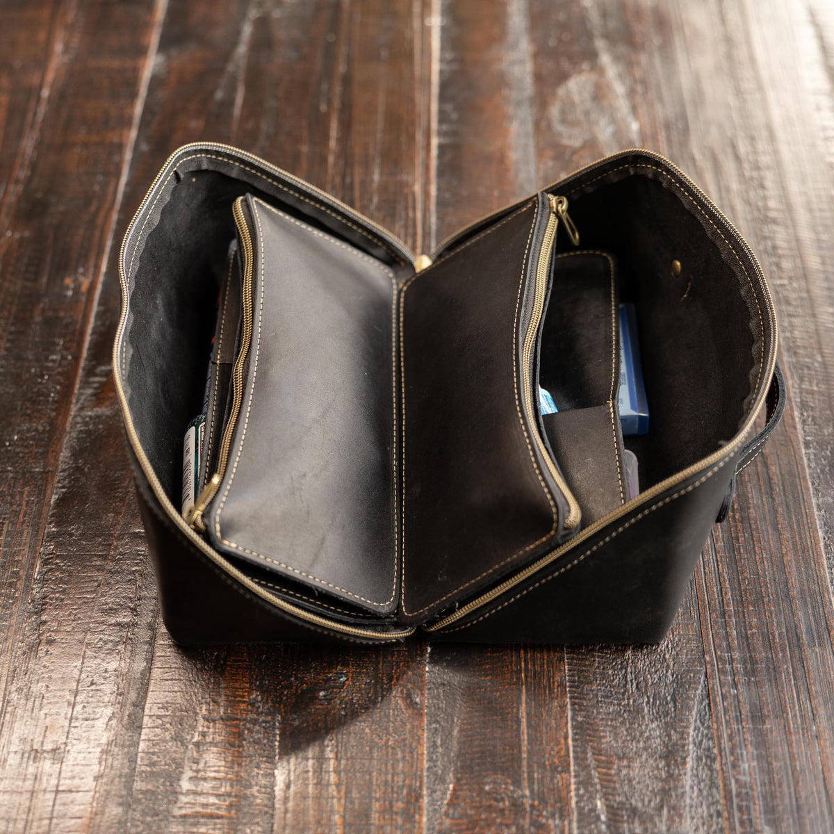 No. 307 Porter Dopp Kit – Full Grain Leather Toiletry Bag
