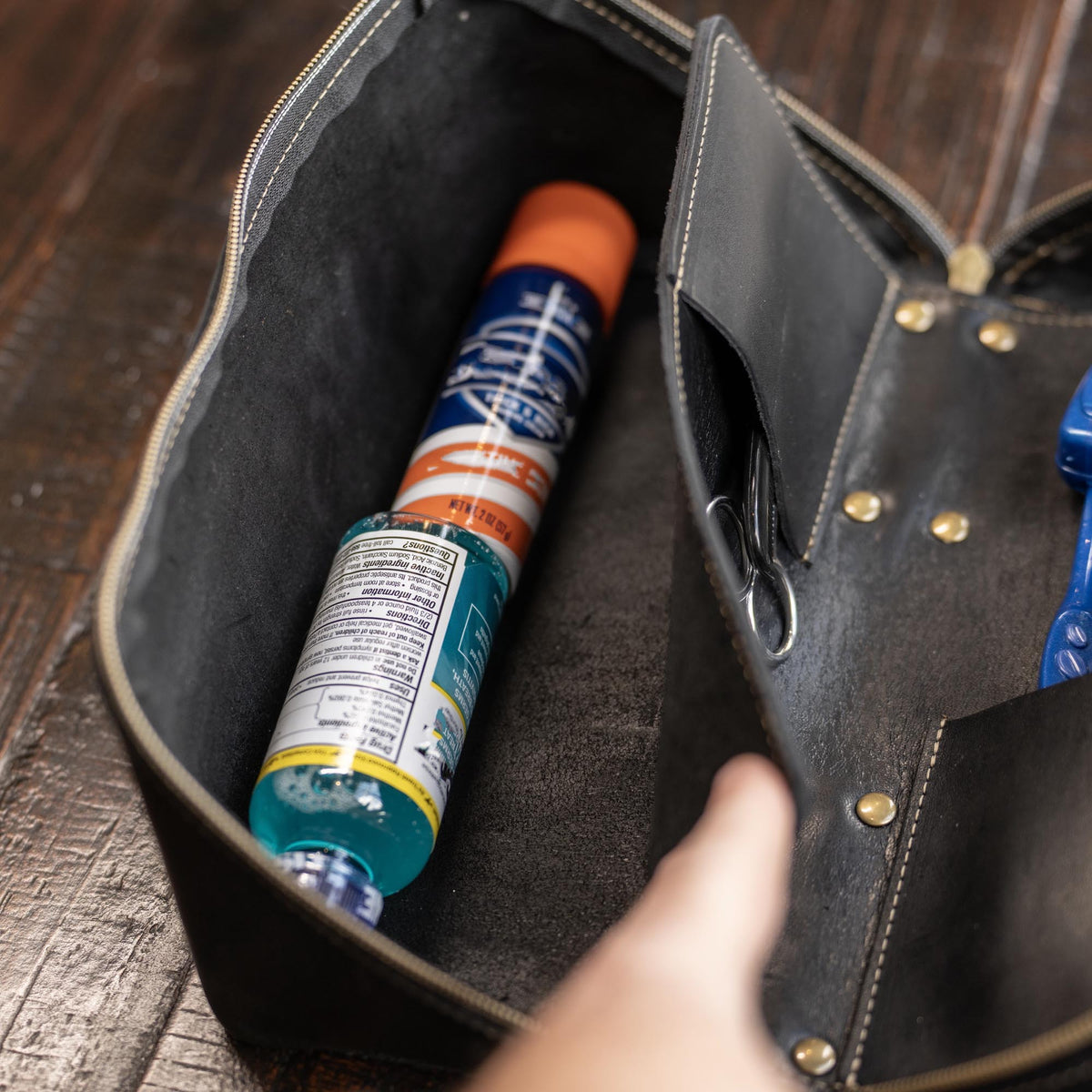 No. 307 Porter Dopp Kit – Full Grain Leather Toiletry Bag