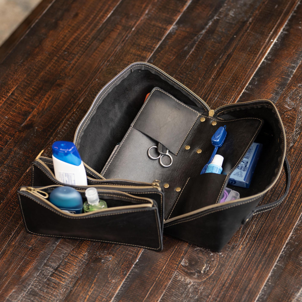 No. 307 Porter Dopp Kit – Full Grain Leather Toiletry Bag
