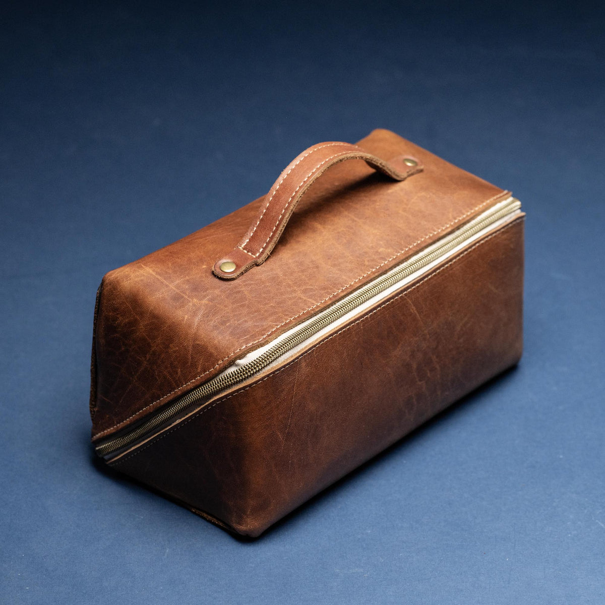 No. 307 Porter Dopp Kit – Full Grain Leather Toiletry Bag