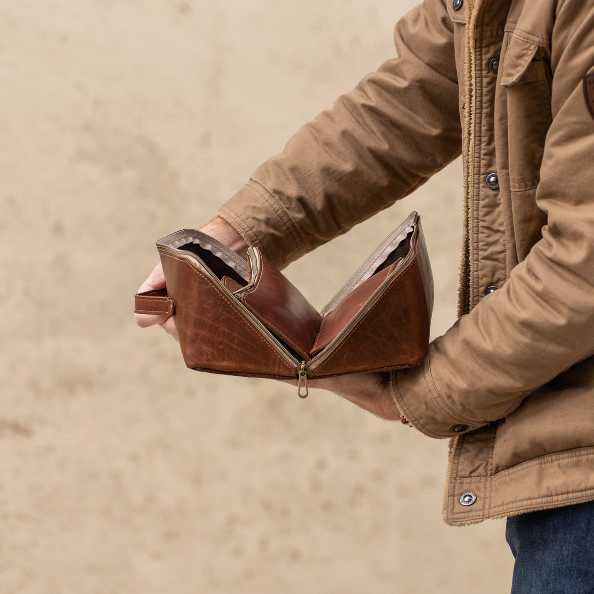 No. 307 Porter Dopp Kit – Full Grain Leather Toiletry Bag