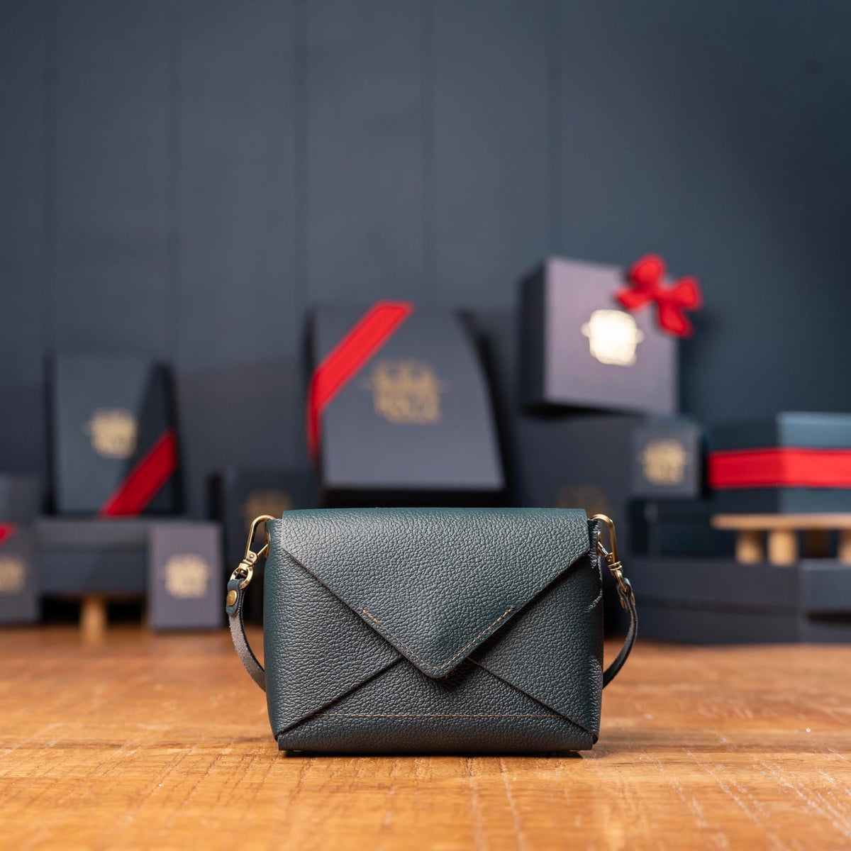 The Cecilia 2.0 - Fine Leather Envelope Purse with Adjustable 3 in 1 Strap