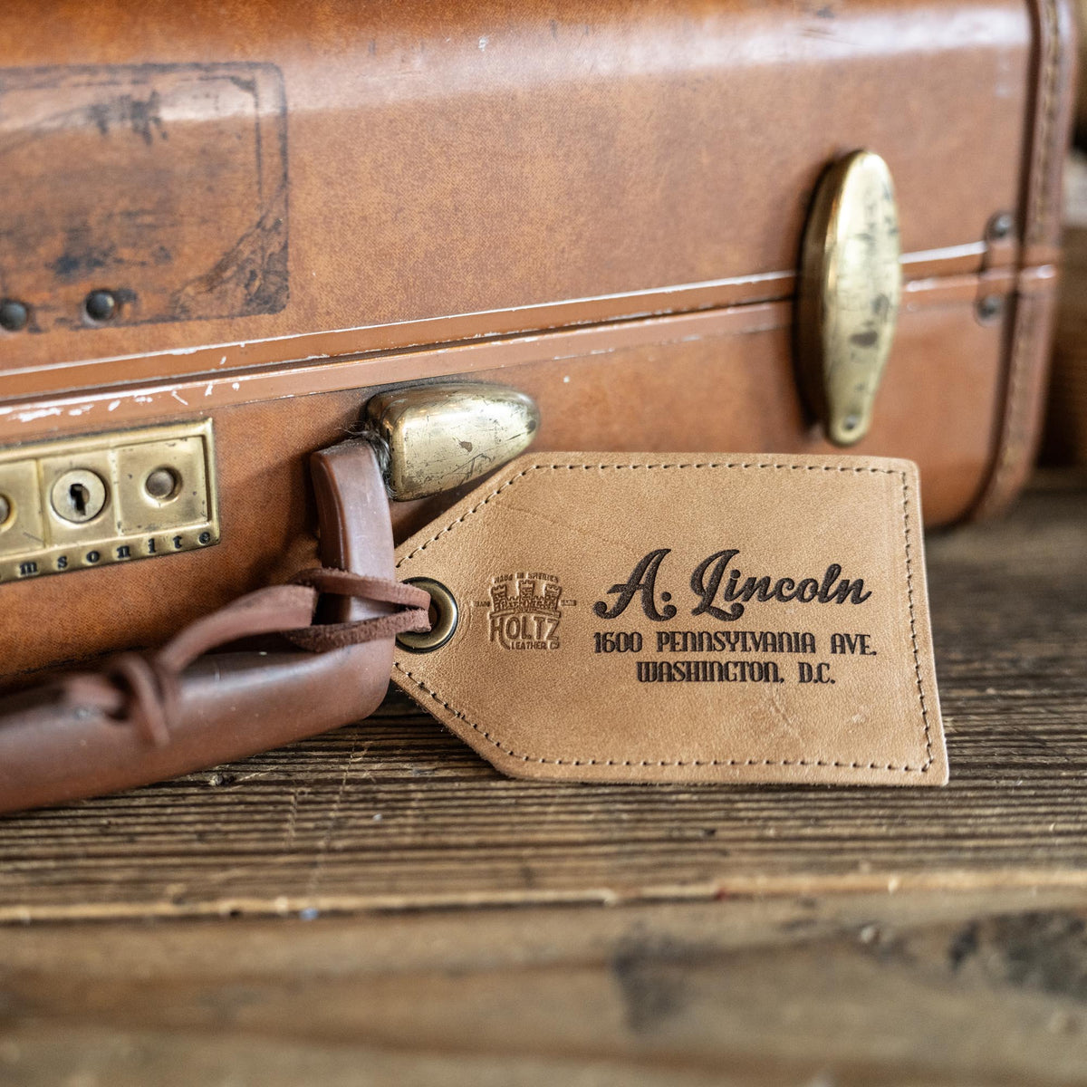 The Traveler Fine Leather Luggage Tag